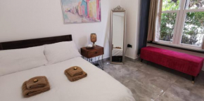 Luxury London Garden home sleep 7, 2 mins to metro